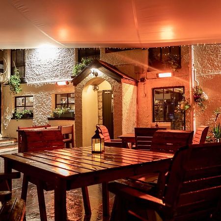 King'S Head Inn Ллангенніт Екстер'єр фото